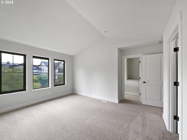 13707 Sw 172ND Ave, Tigard, OR 97140
