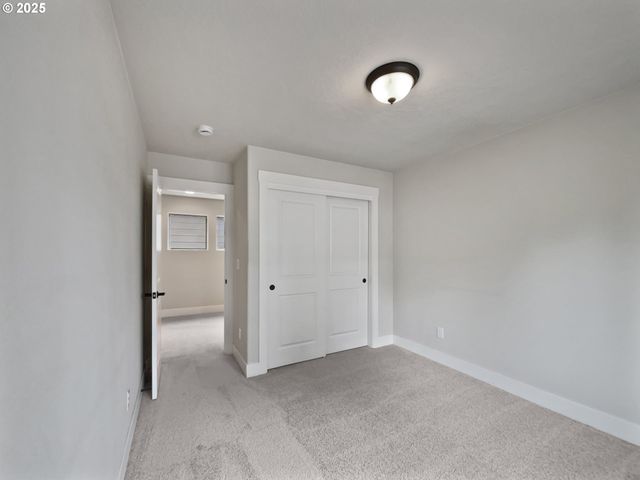13707 Sw 172ND Ave, Tigard, OR 97140