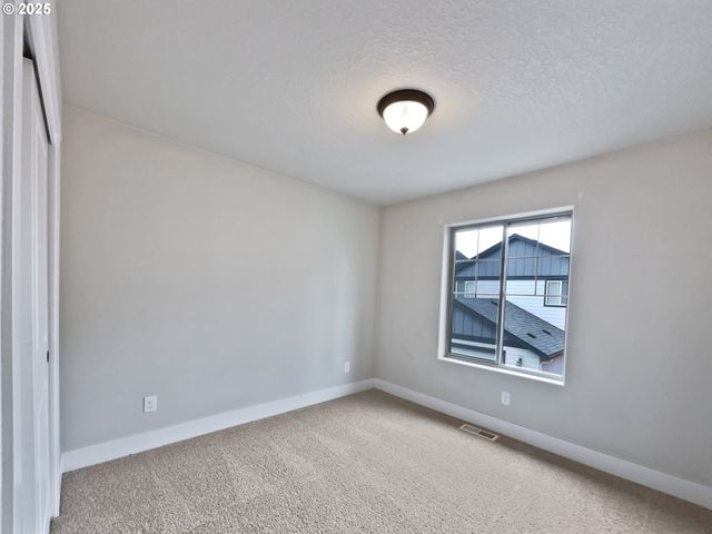 13707 Sw 172ND Ave, Tigard, OR 97140