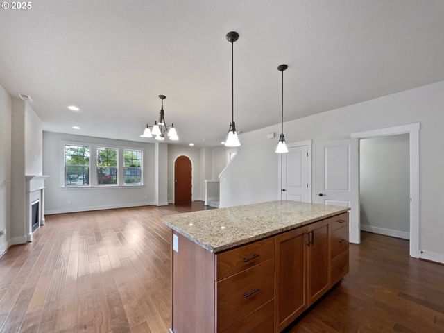 13707 Sw 172ND Ave, Tigard, OR 97140