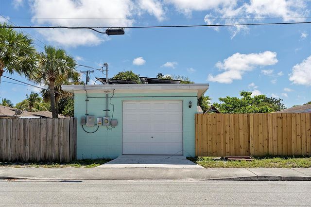 1002 S K Street, Lake Worth, FL 33460