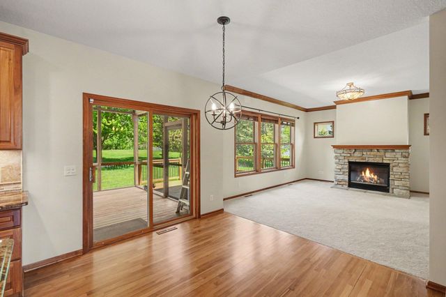2350 Fawn Hill Court, Chanhassen, MN 55317