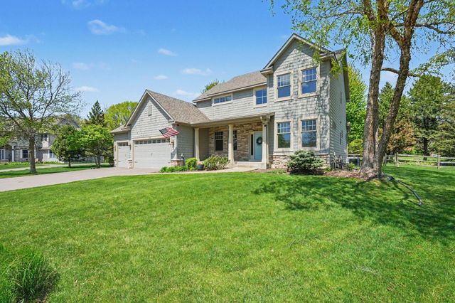 2350 Fawn Hill Court, Chanhassen, MN 55317