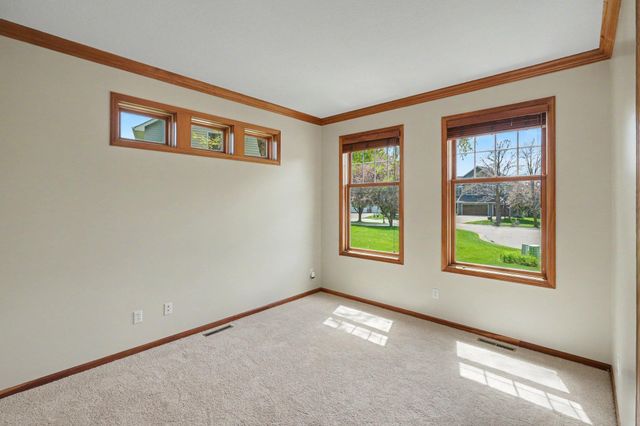 2350 Fawn Hill Court, Chanhassen, MN 55317