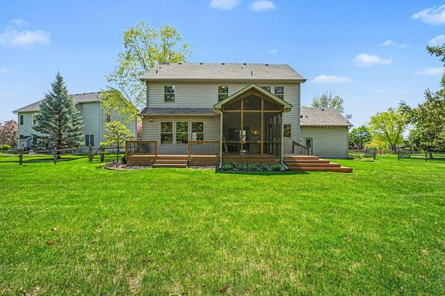 2350 Fawn Hill Court, Chanhassen, MN 55317