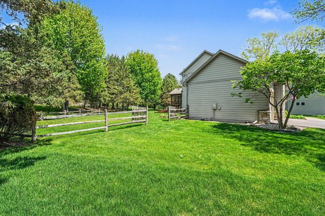 2350 Fawn Hill Court, Chanhassen, MN 55317