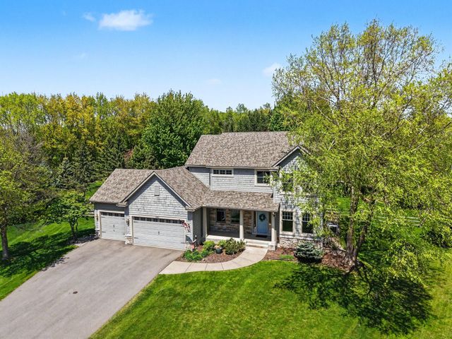 2350 Fawn Hill Court, Chanhassen, MN 55317