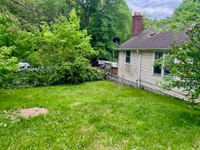 15 Allen Way, White Oak, PA 15131