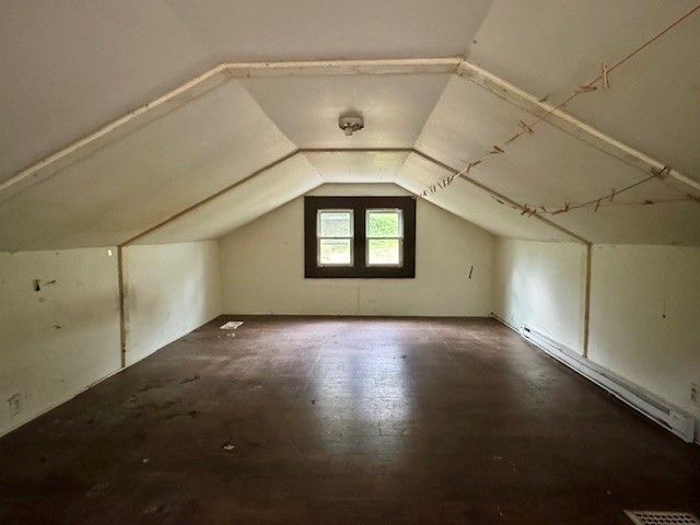 15 Allen Way, White Oak, PA 15131