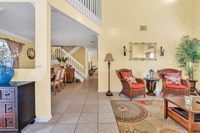 371 SW 190th Ave, Pembroke Pines, FL 33029