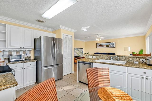 371 SW 190th Ave, Pembroke Pines, FL 33029