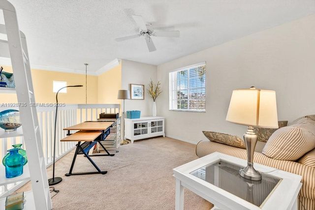 371 SW 190th Ave, Pembroke Pines, FL 33029