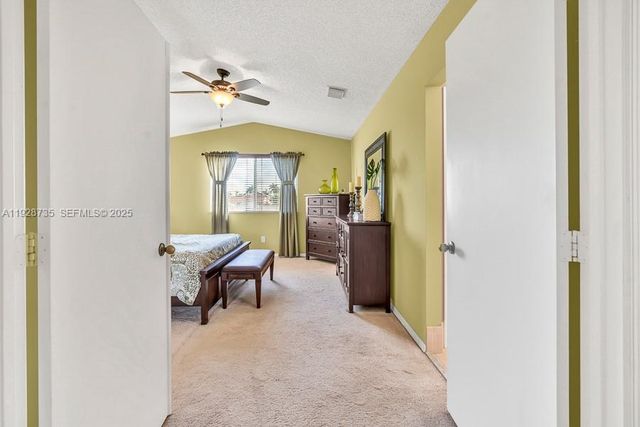 371 SW 190th Ave, Pembroke Pines, FL 33029