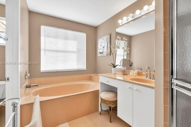 371 SW 190th Ave, Pembroke Pines, FL 33029