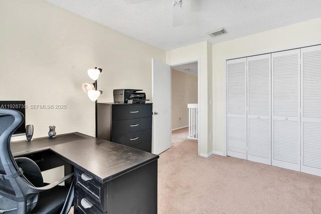 371 SW 190th Ave, Pembroke Pines, FL 33029