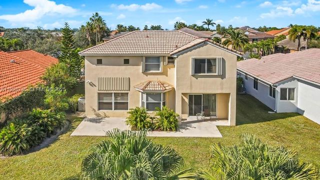 371 SW 190th Ave, Pembroke Pines, FL 33029