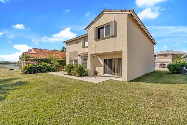 371 SW 190th Ave, Pembroke Pines, FL 33029