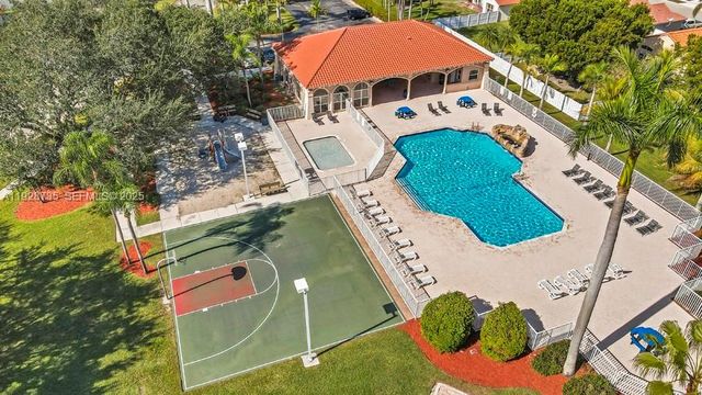 371 SW 190th Ave, Pembroke Pines, FL 33029