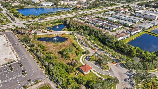371 SW 190th Ave, Pembroke Pines, FL 33029