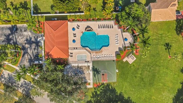 371 SW 190th Ave, Pembroke Pines, FL 33029