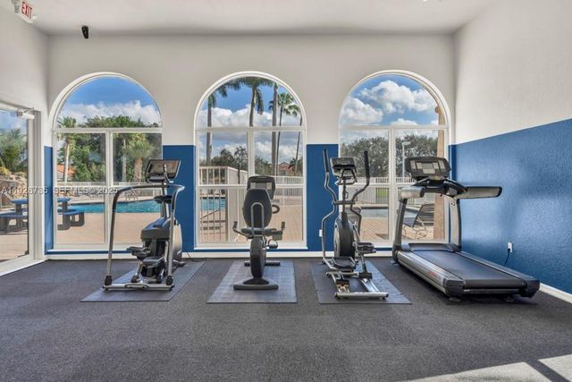 371 SW 190th Ave, Pembroke Pines, FL 33029