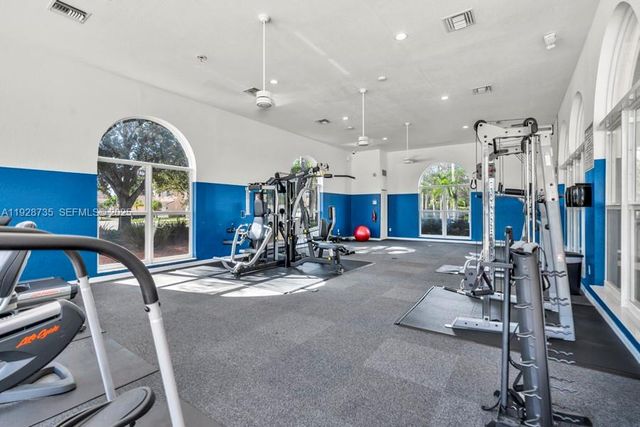 371 SW 190th Ave, Pembroke Pines, FL 33029