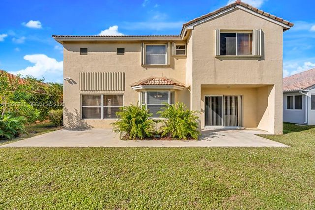 371 SW 190th Ave, Pembroke Pines, FL 33029