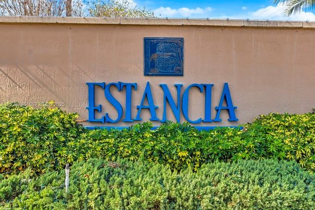 371 SW 190th Ave, Pembroke Pines, FL 33029