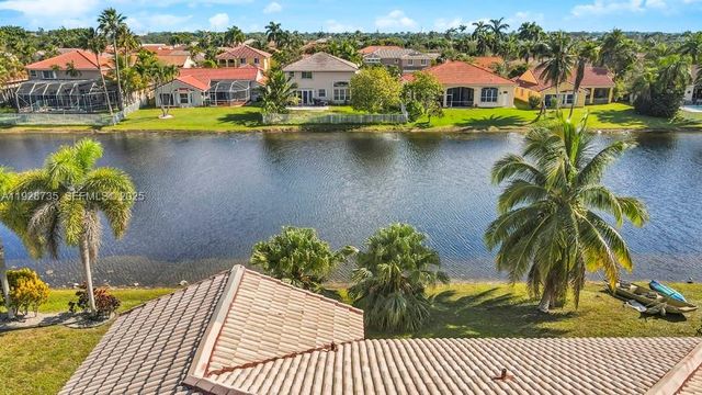 371 SW 190th Ave, Pembroke Pines, FL 33029
