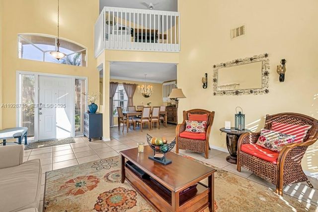 371 SW 190th Ave, Pembroke Pines, FL 33029