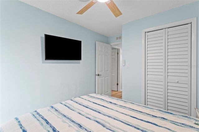 501 E BAY DRIVE 104, Largo, FL 33770