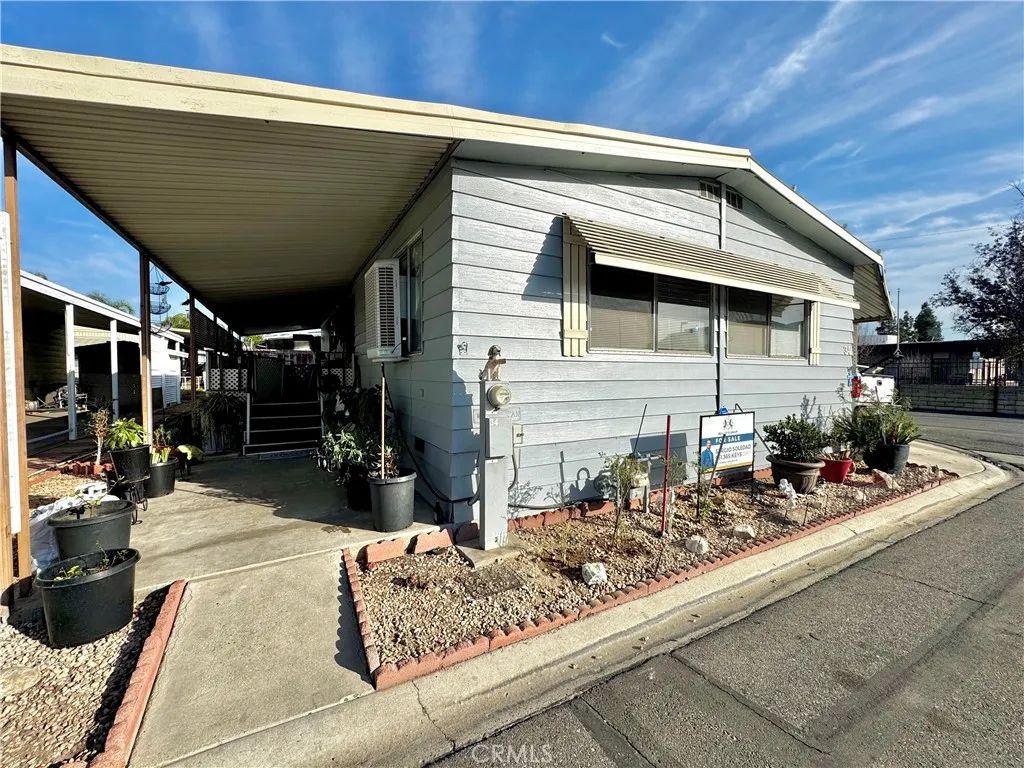 1895 W Devonshire 34, Hemet, CA 92545