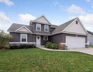 2011 Prairie Point Drive, Auburn, MI 48611