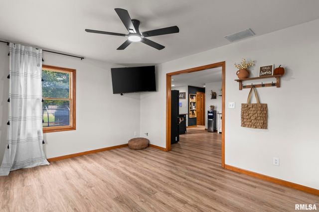 148 PARKWAY Drive, Chatham, IL 62629