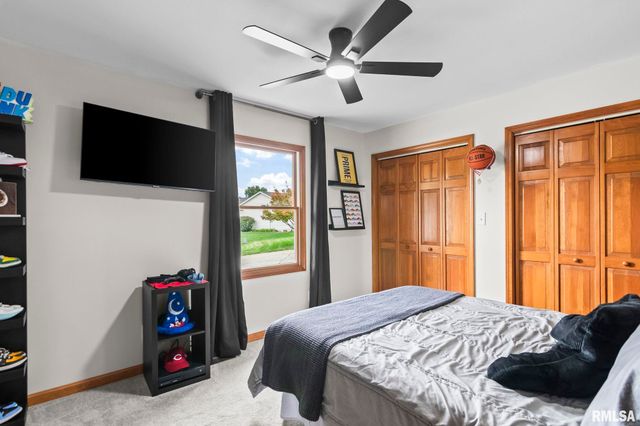 148 PARKWAY Drive, Chatham, IL 62629
