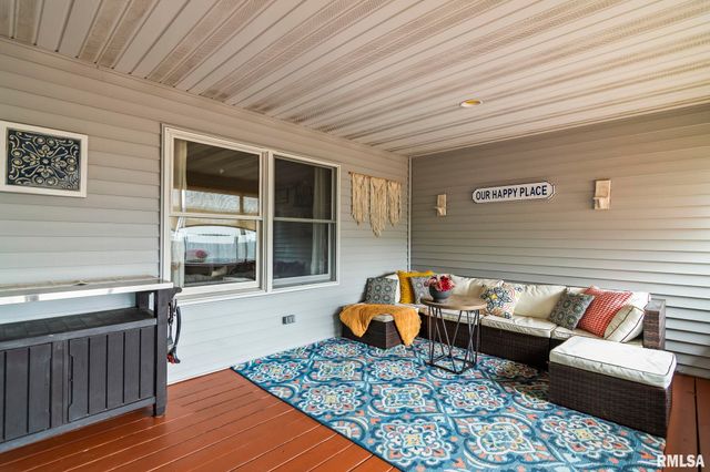 148 PARKWAY Drive, Chatham, IL 62629