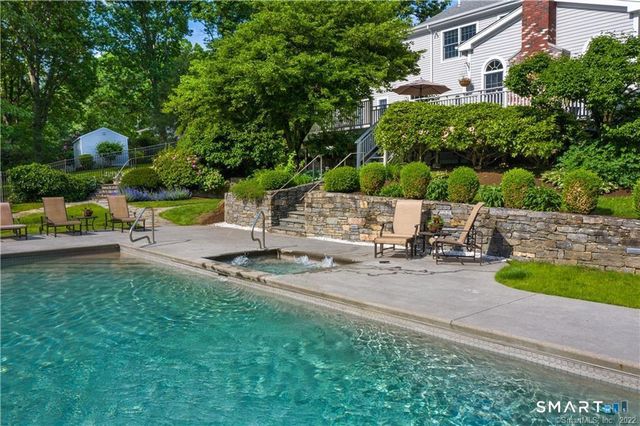 14 Cleft Rock Road, Woodbridge, CT 06525