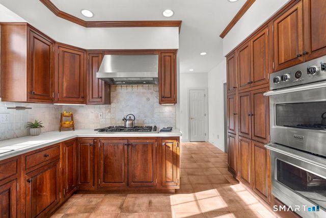 14 Cleft Rock Road, Woodbridge, CT 06525