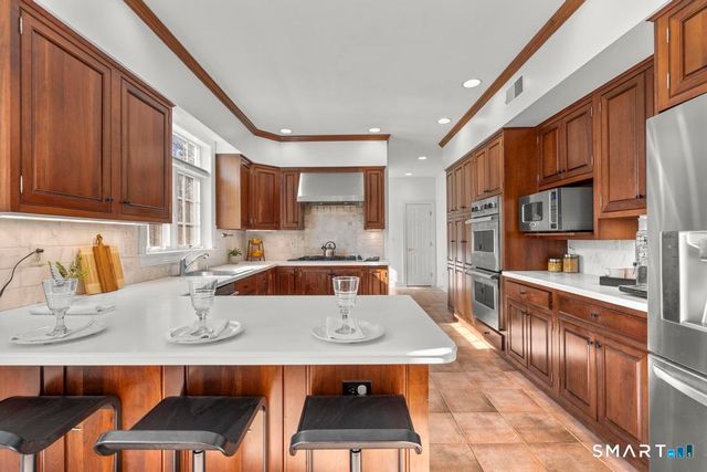 14 Cleft Rock Road, Woodbridge, CT 06525