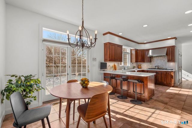 14 Cleft Rock Road, Woodbridge, CT 06525