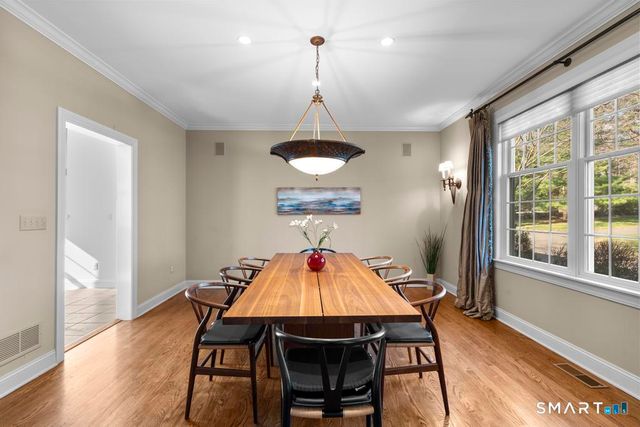 14 Cleft Rock Road, Woodbridge, CT 06525
