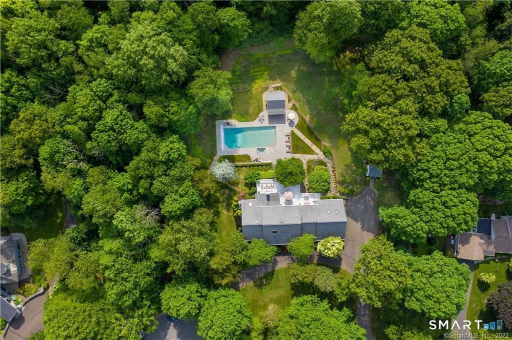 14 Cleft Rock Road, Woodbridge, CT 06525