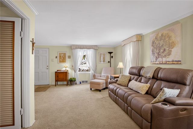 4241 Greenridge Rd, Castle Shannon, PA 15234