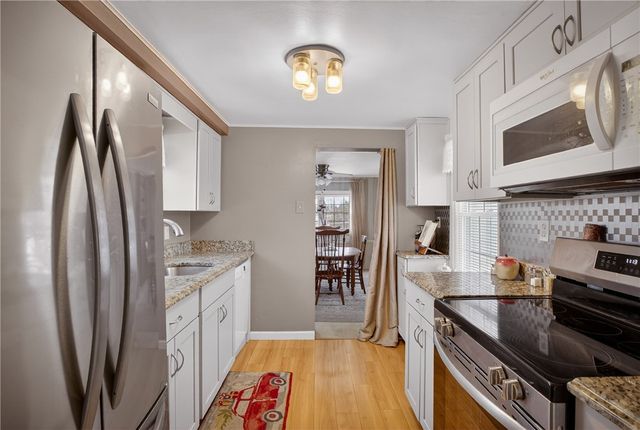 4241 Greenridge Rd, Castle Shannon, PA 15234