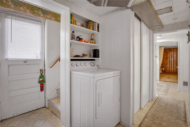 4241 Greenridge Rd, Castle Shannon, PA 15234