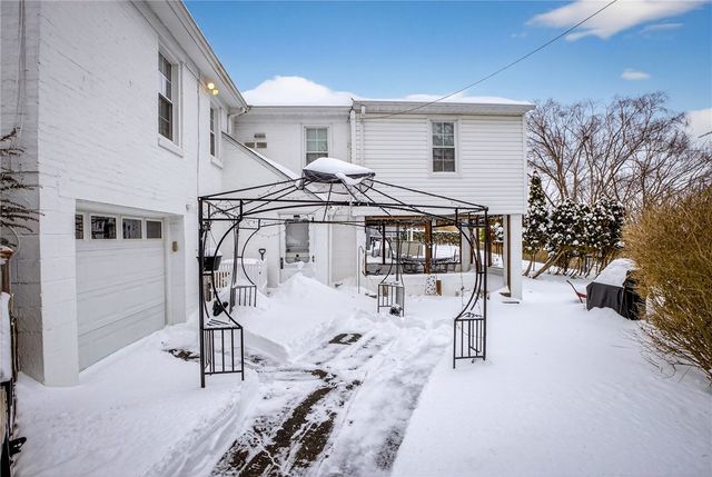 4241 Greenridge Rd, Castle Shannon, PA 15234