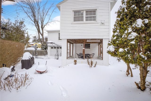 4241 Greenridge Rd, Castle Shannon, PA 15234