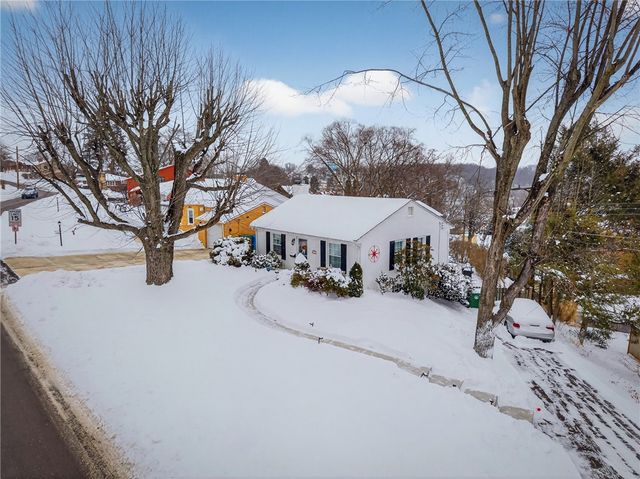 4241 Greenridge Rd, Castle Shannon, PA 15234