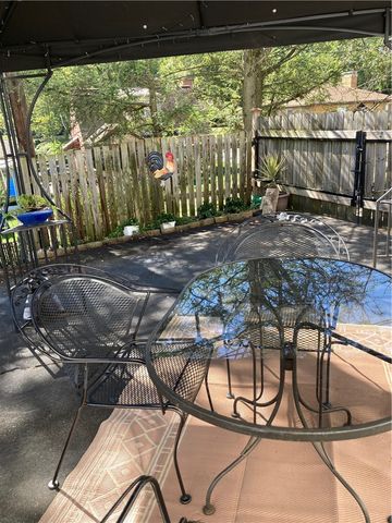 4241 Greenridge Rd, Castle Shannon, PA 15234