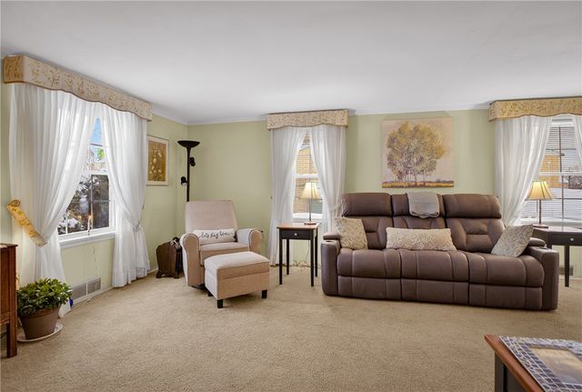 4241 Greenridge Rd, Castle Shannon, PA 15234